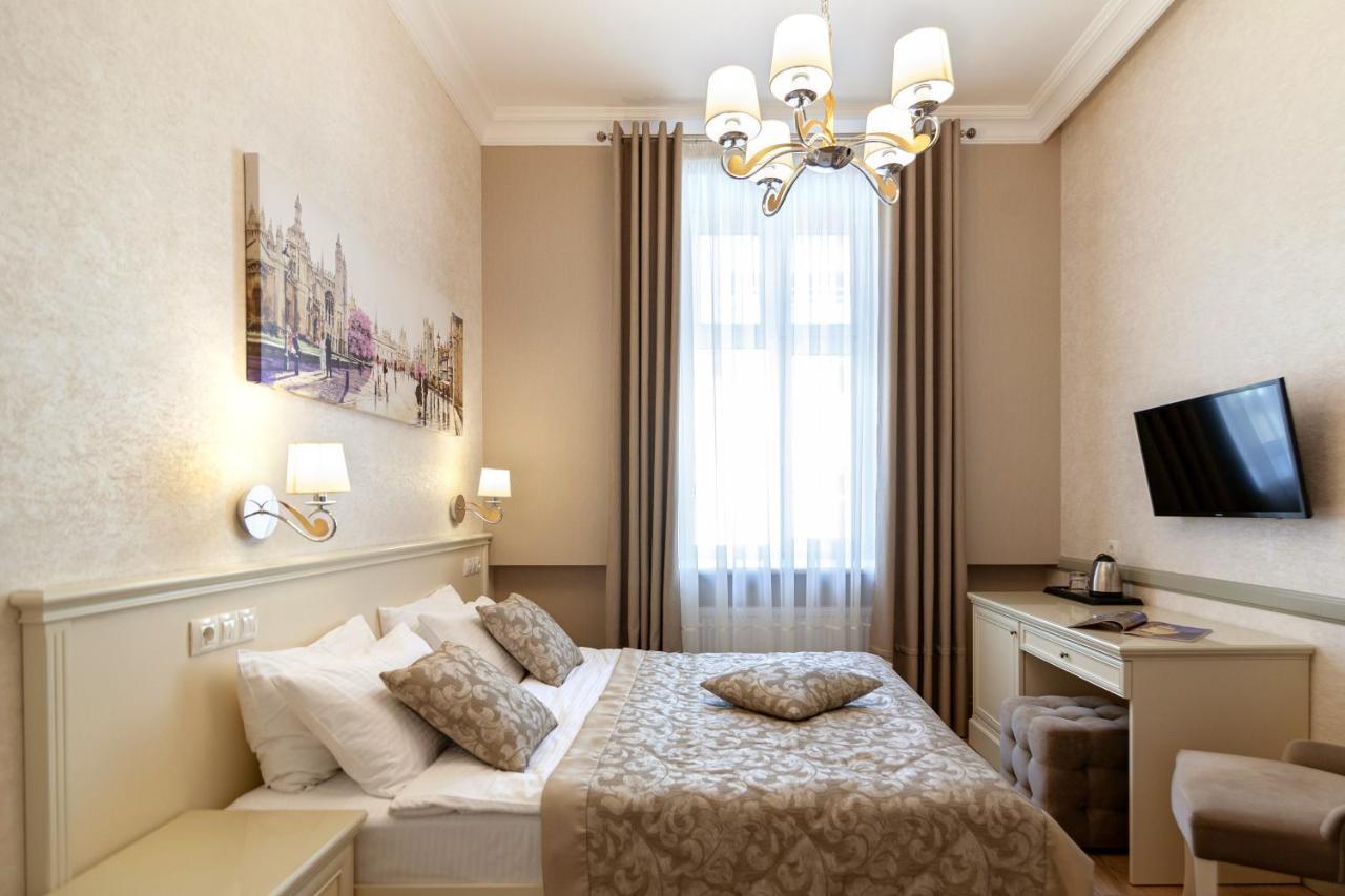 Royal Mini-Apart Hotel On Rynok Square Львов Экстерьер фото