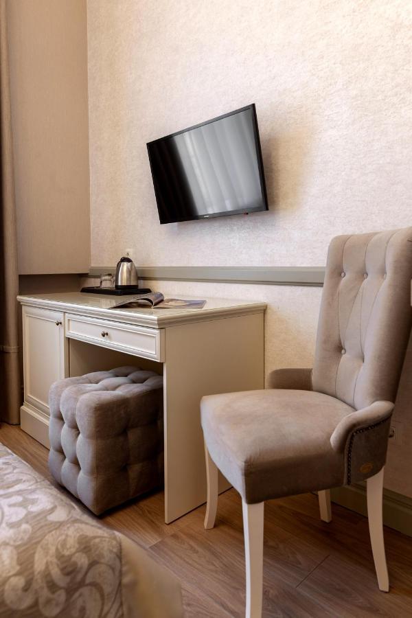 Royal Mini-Apart Hotel On Rynok Square Львов Экстерьер фото