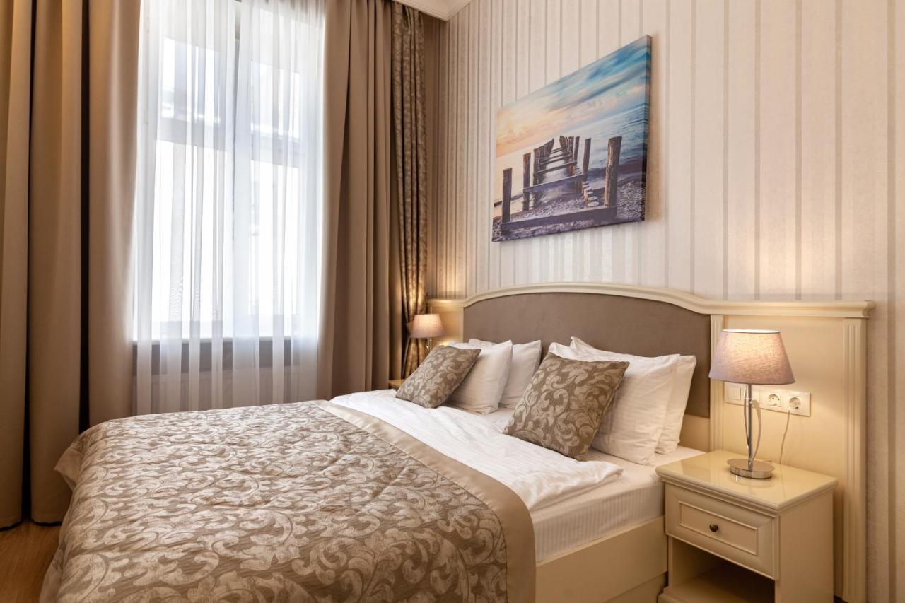 Royal Mini-Apart Hotel On Rynok Square Львов Экстерьер фото