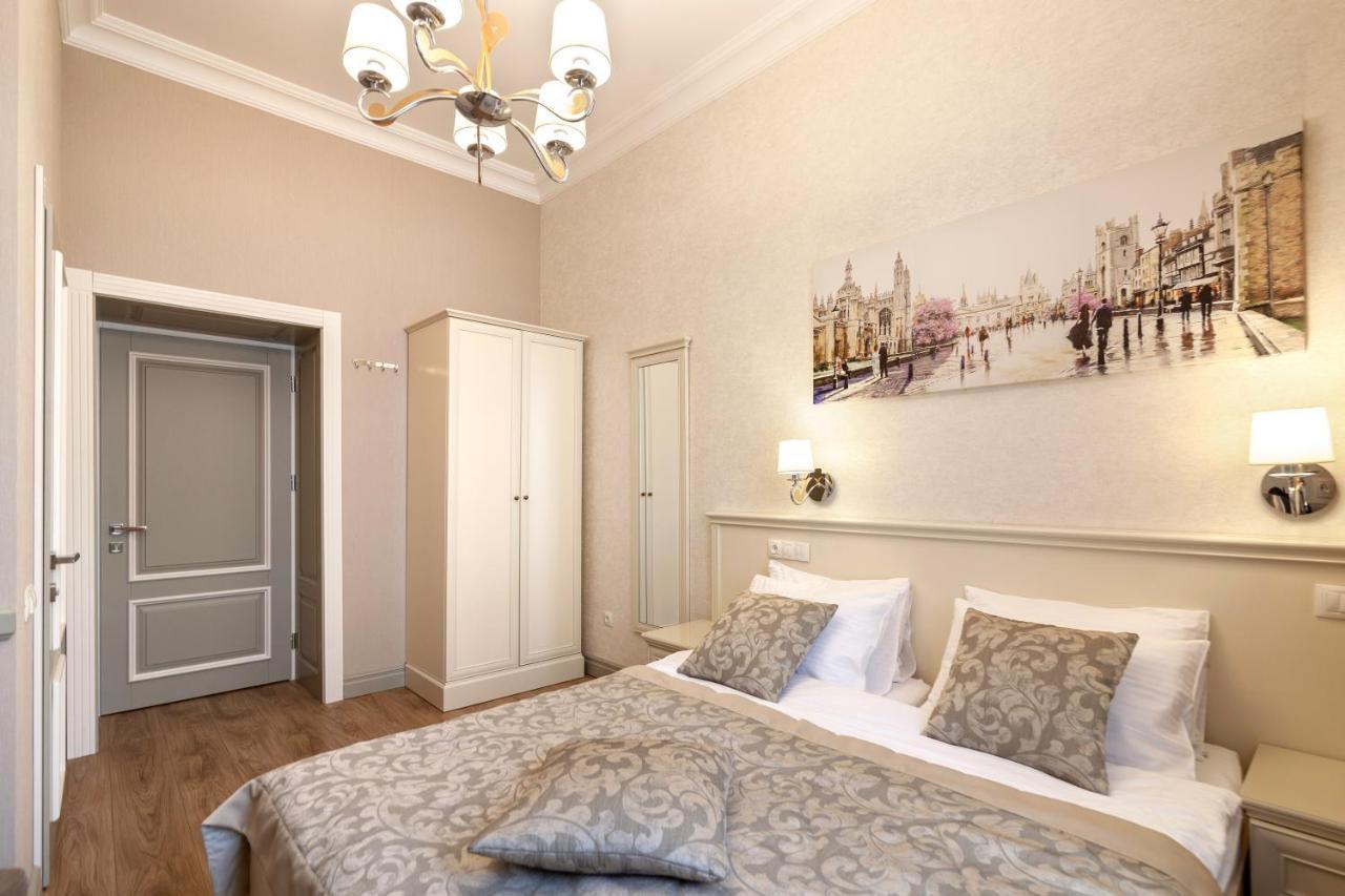 Royal Mini-Apart Hotel On Rynok Square Львов Экстерьер фото